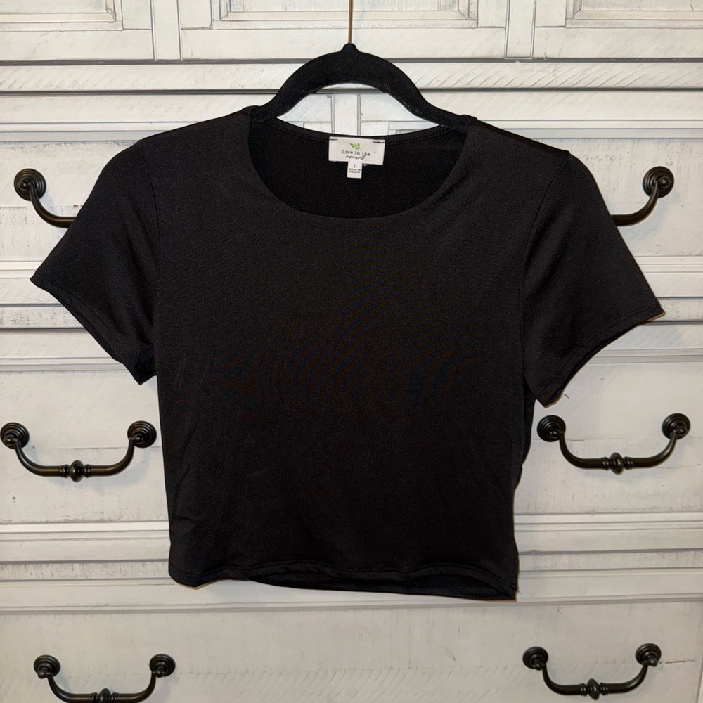 Live in the Moment Black Short Sleeve Crop Tee